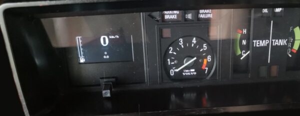 240 1975 Digital Hastighetsmätare och tankmätare